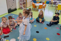 18a4413c-c77b-4f4c-ae9b-f723645ec879