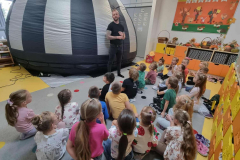 d5702555-198f-4b15-939a-540ba535e598